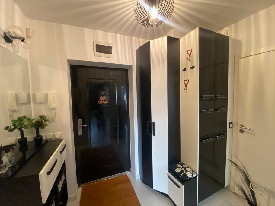 Lovely 1-Bedroom Apartament With Free Parking Sofia Exteriör bild