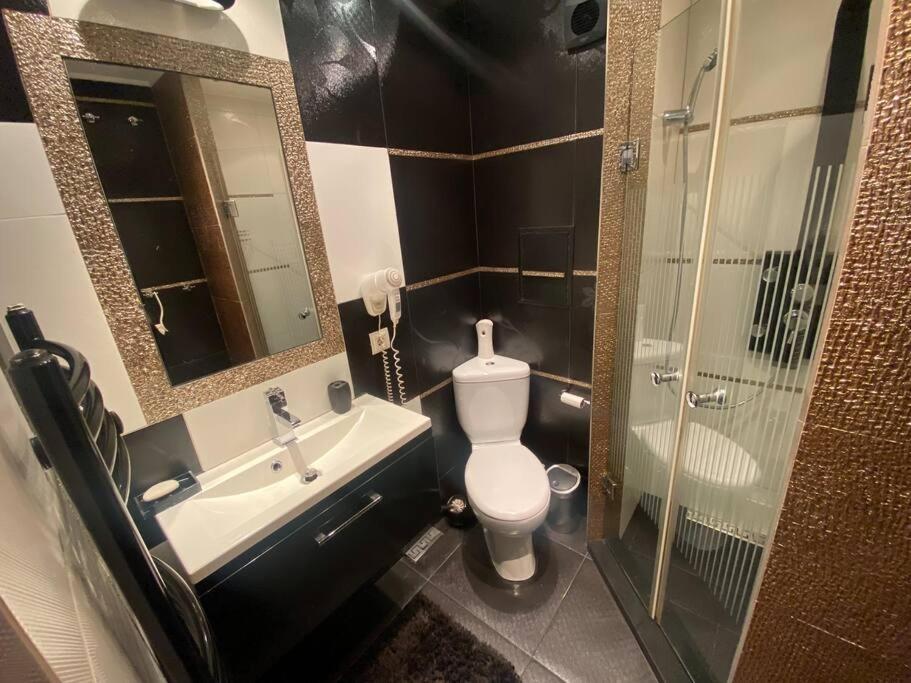 Lovely 1-Bedroom Apartament With Free Parking Sofia Exteriör bild
