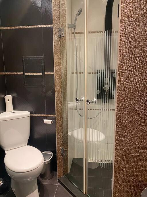 Lovely 1-Bedroom Apartament With Free Parking Sofia Exteriör bild