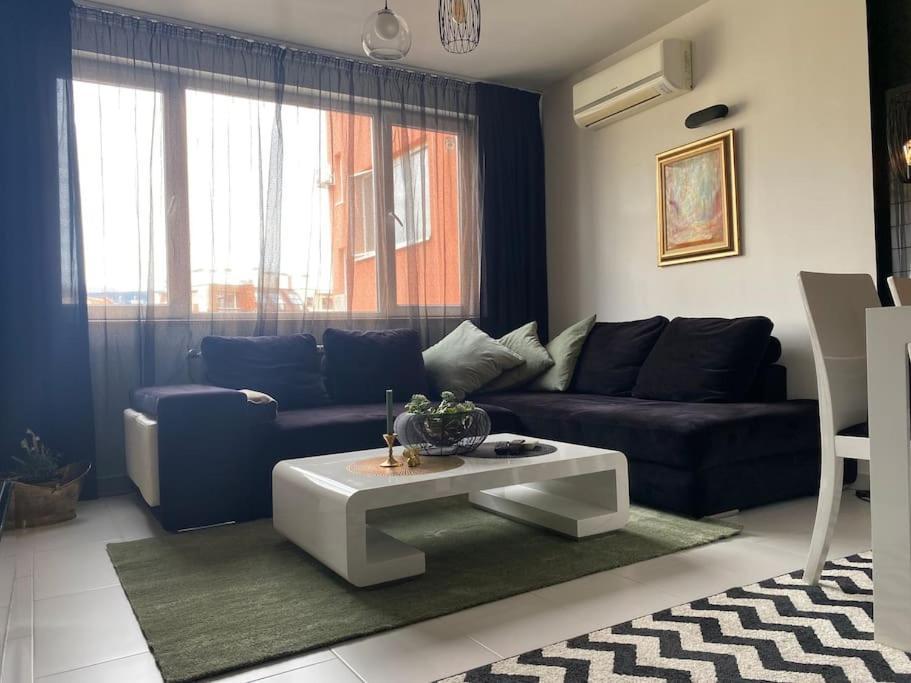 Lovely 1-Bedroom Apartament With Free Parking Sofia Exteriör bild