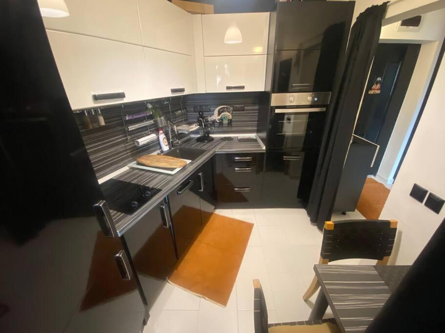 Lovely 1-Bedroom Apartament With Free Parking Sofia Exteriör bild